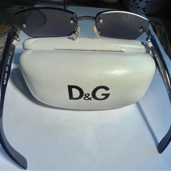 DOLCE & GABANNA Sunglasses with case. - Picture 2 of 3